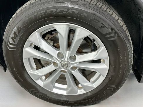 Used 2016 Nissan Rogue SV w/ SV Premium Package AWD/4WD image 32