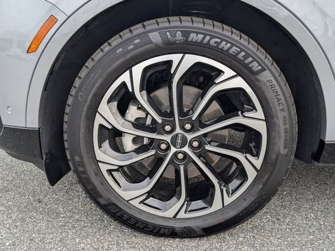 Used 2024 Lincoln Nautilus Reserve w/ Jet Appearance Package (87T) image 13