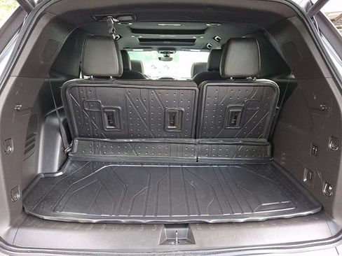 Used 2023 Chevrolet Traverse High Country w/ LPO, Floor Liner Package AWD/4WD image 30