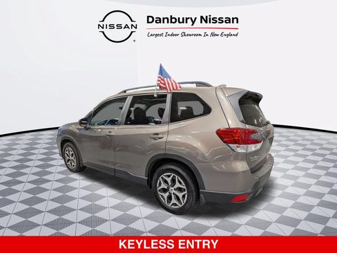 Used 2019 Subaru Forester Premium w/ All-Weather Package AWD/4WD image 5