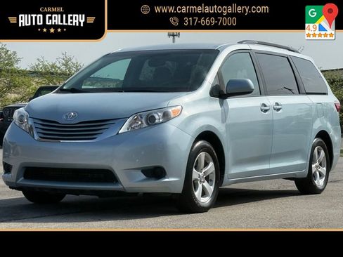 Used 2017 Toyota Sienna LE FWD image 1