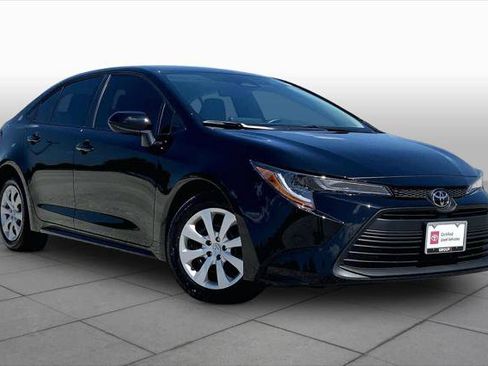 Certified 2026 Toyota Corolla LE FWD image 3