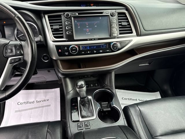 Used 2018 Toyota Highlander XLE w/ Protection Package #3 AWD/4WD image 18