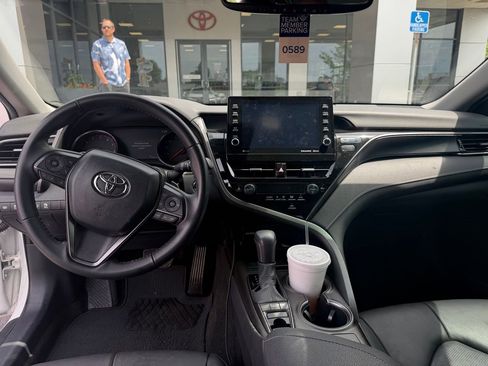 Used 2023 Toyota Camry XSE FWD image 7