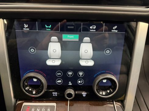 Used 2020 Land Rover Range Rover HSE image 32