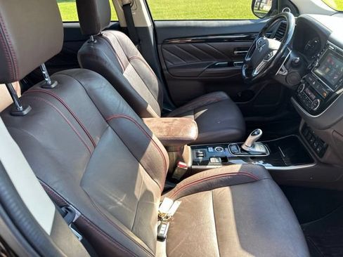 Used 2018 Mitsubishi Outlander SEL AWD/4WD image 28