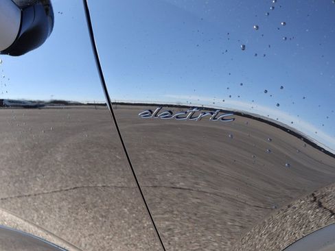 New 2026 Porsche Macan 4 Electric image 15