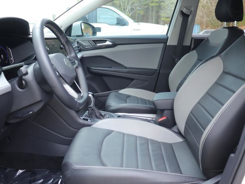 Used 2023 Volkswagen Taos SEL image 12