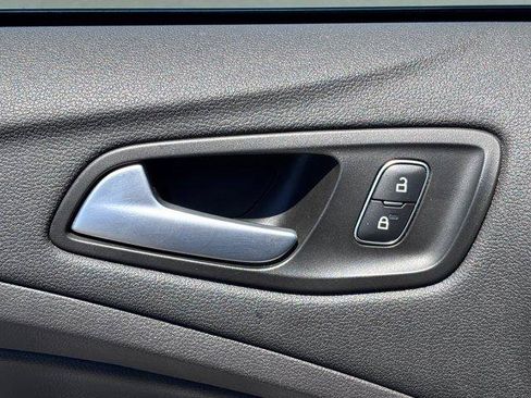 Used 2018 Ford Escape SE FWD image 18
