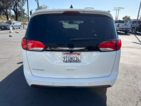 Used 2025 Chrysler Voyager LX FWD image 6
