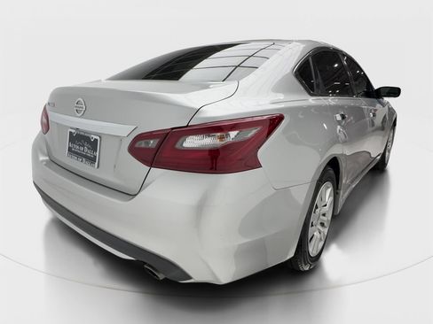 Used 2018 Nissan Altima 2.5 S w/ S Convenience Package FWD image 7
