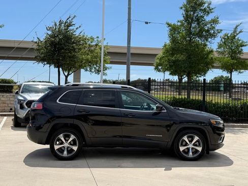 Used 2019 Jeep Cherokee Limited FWD image 4
