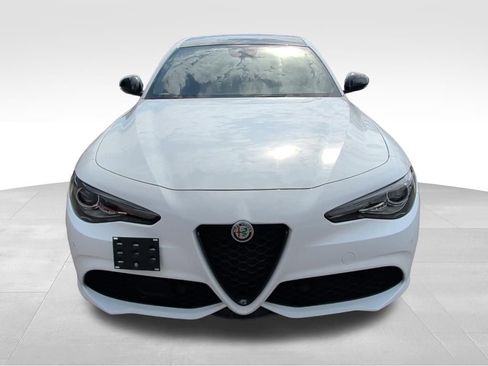 Used 2022 Alfa Romeo Giulia Veloce AWD/4WD image 8