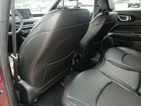 Used 2022 Jeep Compass Latitude FWD image 11