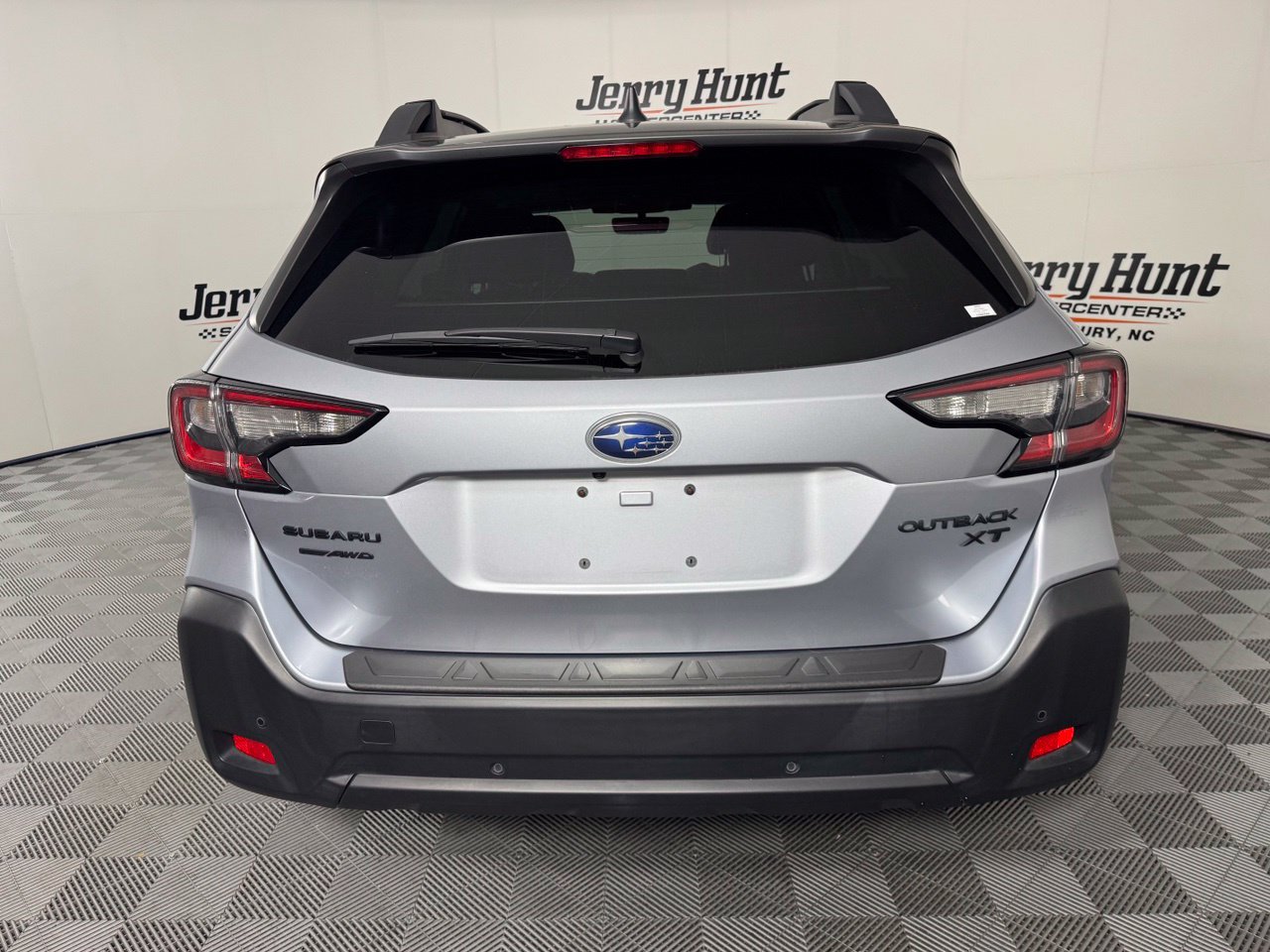 Used 2024 Subaru Outback Onyx Edition XT AWD/4WD image 8