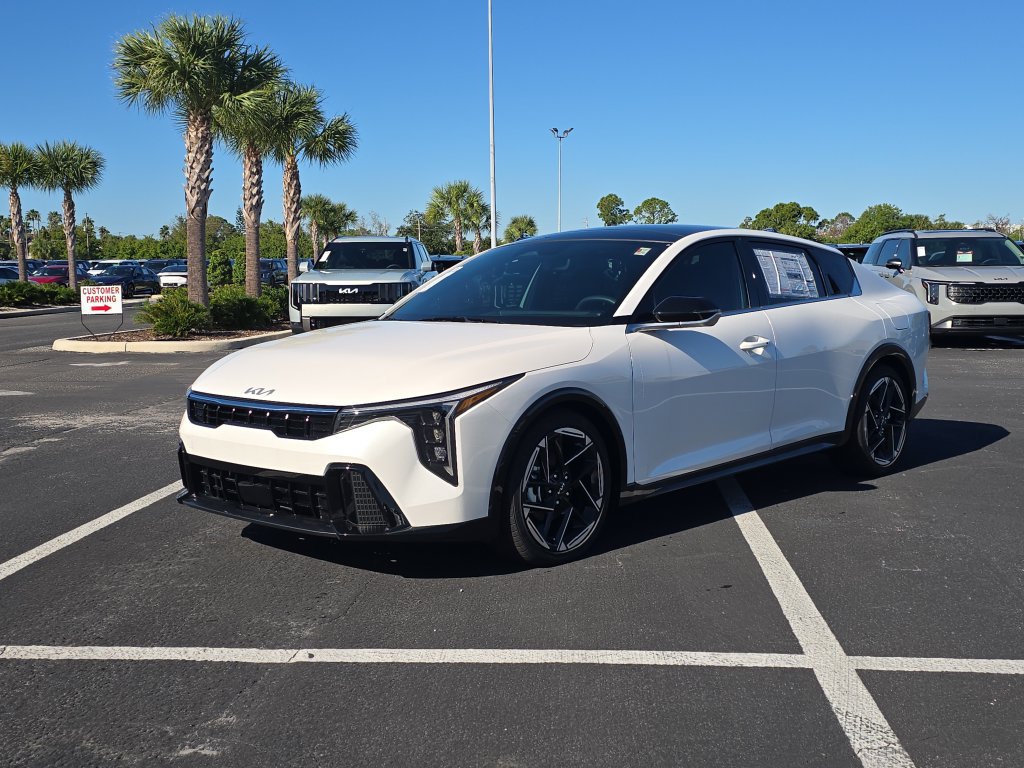 New 2026 Kia K4 GT-Line w/ GT-Line Premium Package FWD image 4