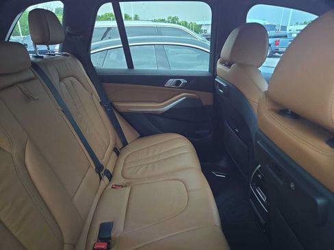 Used 2019 BMW X5 xDrive40i w/ Convenience Package AWD/4WD image 12