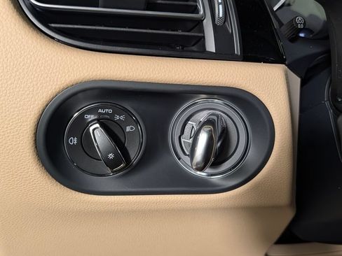 New 2026 Porsche Macan AWD/4WD image 35