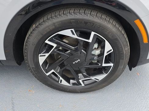 Certified 2025 Kia Sportage SX FWD image 11