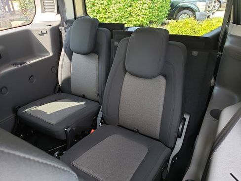 Used 2020 Ford Transit Connect XL FWD image 13