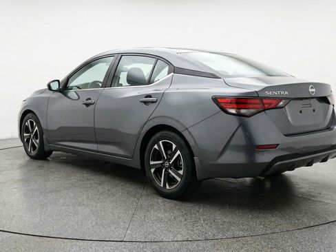Used 2025 Nissan Sentra SV image 6