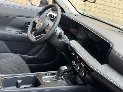 New 2026 Nissan Kicks S image 9