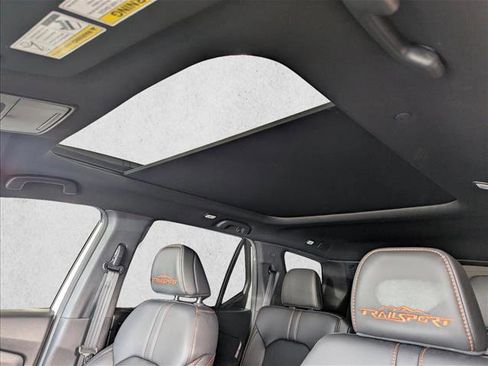 Used 2025 Honda Pilot TrailSport image 17