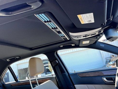 Used 2012 Mercedes-Benz E 350 4MATIC Sedan image 22