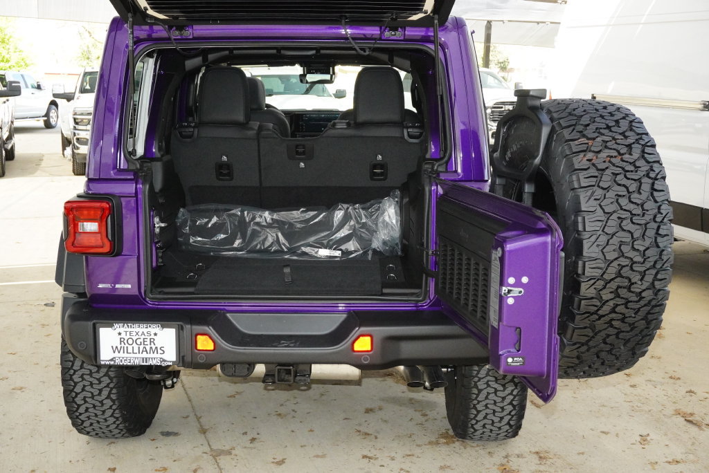 New 2026 Jeep Wrangler Unlimited Rubicon 392 w/ Quick Order Package 27X Moab AWD/4WD image 12