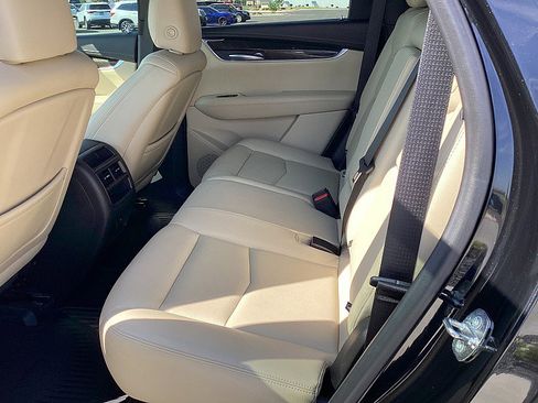 Used 2018 Cadillac XT5 FWD image 15
