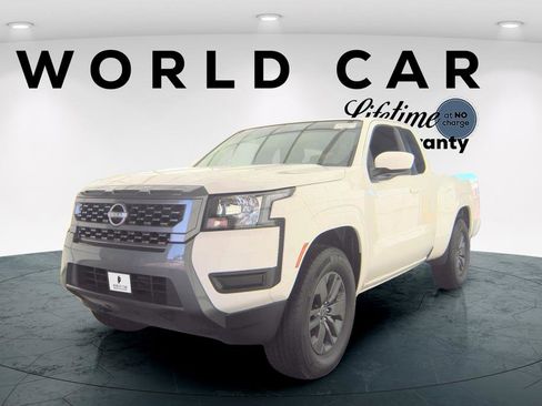 Used 2025 Nissan Frontier SV RWD image 4
