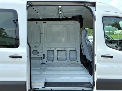 New 2025 Ford Transit 250 148 Medium Roof Extended AWD image 8