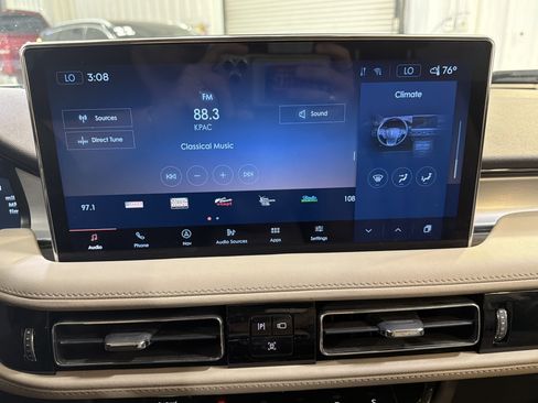 Used 2023 Lincoln Nautilus FWD w/ Premium Package image 15