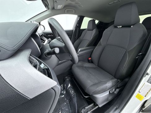 Used 2021 Toyota C-HR LE image 10