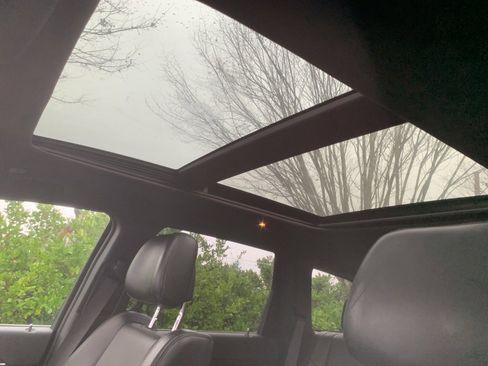 Used 2017 Jeep Grand Cherokee Limited w/ Luxury Group II image 14