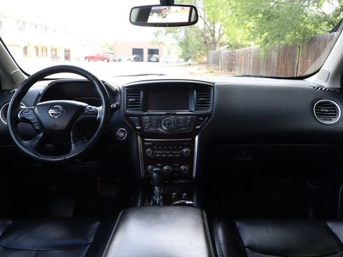 Used 2016 Nissan Pathfinder Platinum AWD/4WD image 16