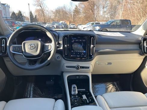 Certified 2023 Volvo XC40 B5 Plus w/ Climate Package image 24