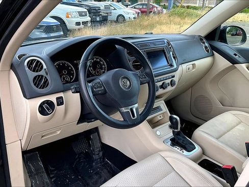 Used 2016 Volkswagen Tiguan SE AWD/4WD image 18