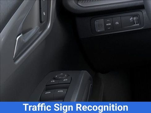 New 2026 Chevrolet Traverse LT image 23