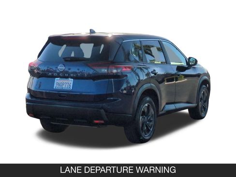 Certified 2025 Nissan Rogue SV image 8