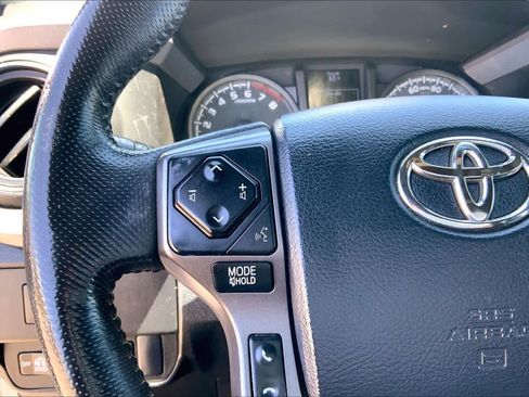 Used 2020 Toyota Tacoma TRD Sport w/ Technology Package AWD/4WD image 23