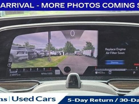 Used 2022 Cadillac Escalade ESV Premium Luxury AWD/4WD image 16