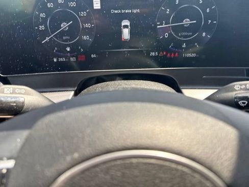 Used 2023 Kia Sportage SX FWD image 2