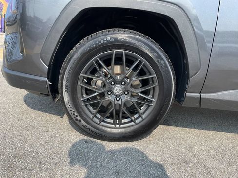 Used 2019 Toyota RAV4 LE w/ All Weather Liner Package AWD/4WD image 9