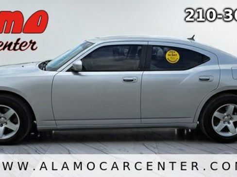 Used 2010 Dodge Charger SE image 2