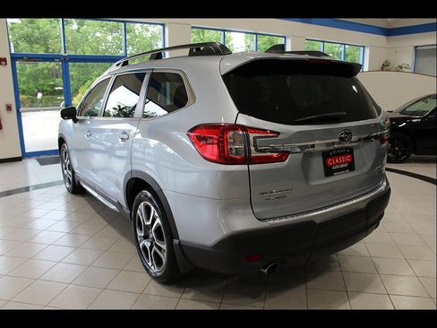 Used 2023 Subaru Ascent Limited w/ Technology Package AWD/4WD image 7