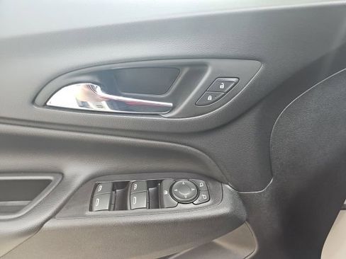 Used 2019 Chevrolet Equinox LT image 28