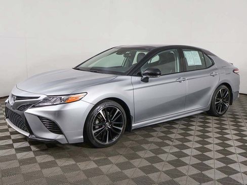 Used 2020 Toyota Camry XSE FWD image 8