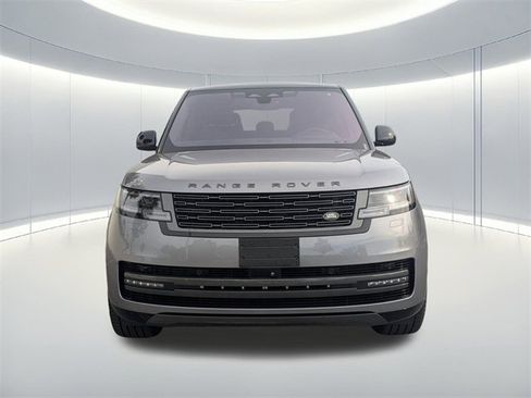 Used 2023 Land Rover Range Rover SE image 3