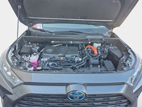 Used 2022 Toyota RAV4 LE image 23